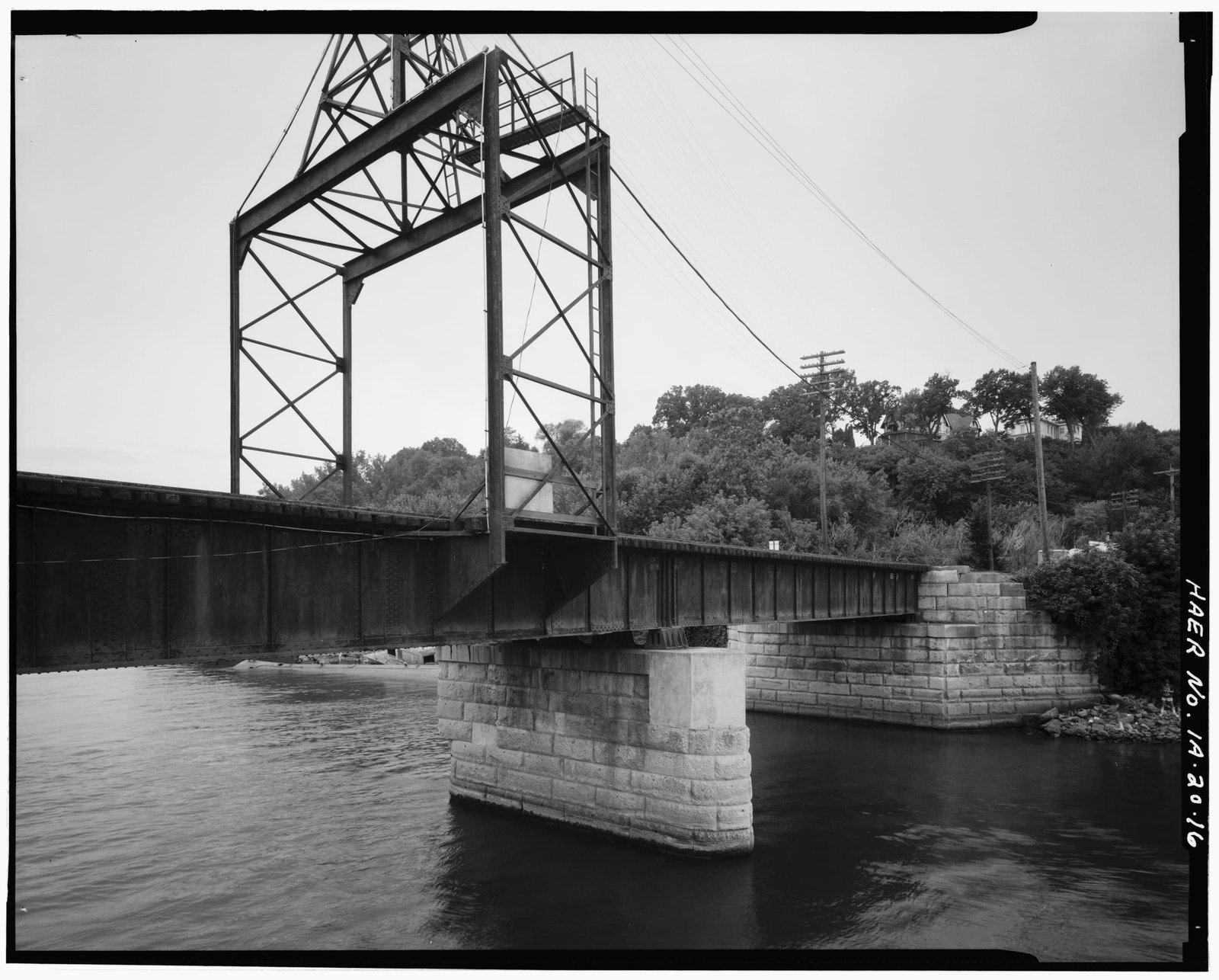 West approach, previous bridge
